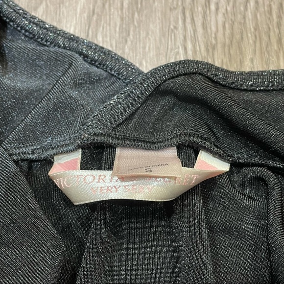 NWOT Black Small Victoria Secret V-Cut Camisole - Picture 4 of 5